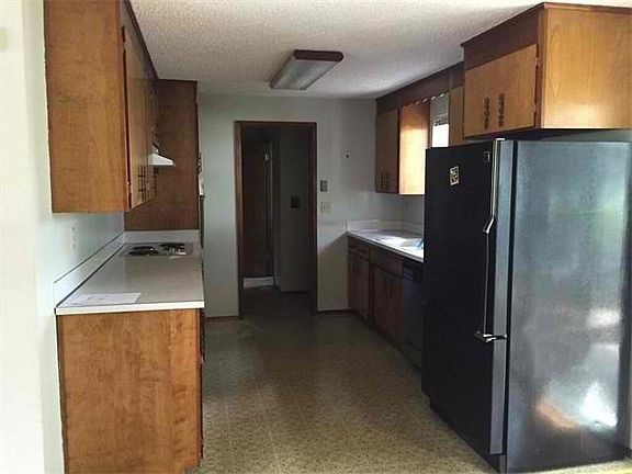 5th image of 16302 14th Ave E