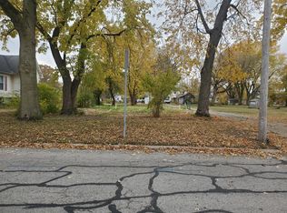 429 N 3rd St, Watseka, IL 60970