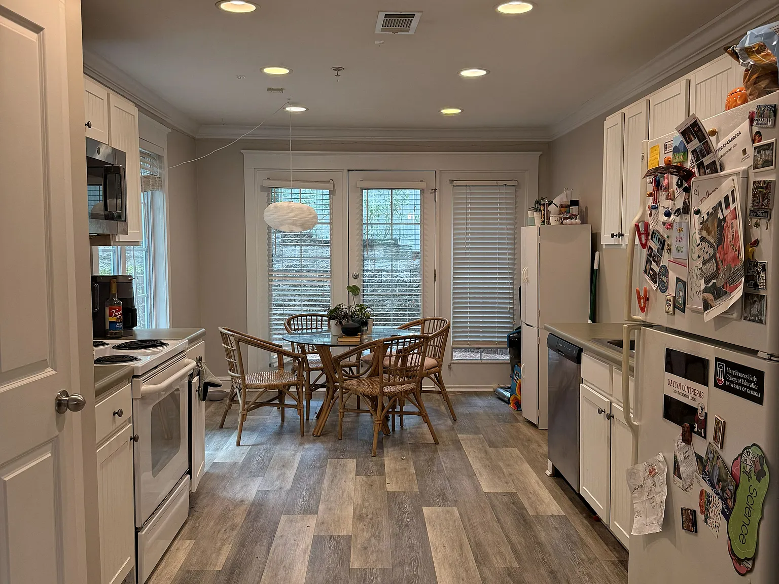 3 bed, 1406 sqft, $2,025 — Photo 4