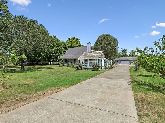 3rd image of 4121 Halls Hill Pike