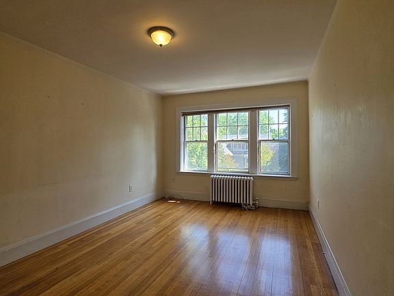 3rd image of 22 Concord Ave APT 11