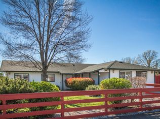 275 Woodhill Dr, Redding, CA 96003