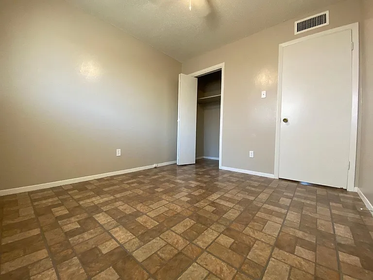 6435 Pizarro St — Photo 9