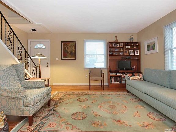 4th image of 2210 McArthur St