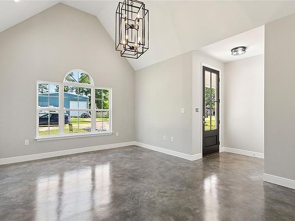 3rd image of 1007 Crystal Dr