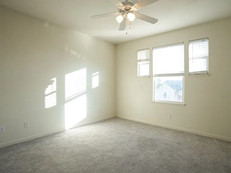 2225 Alysheba Ct — Photo 17