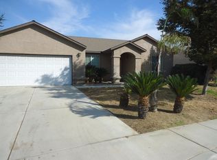 585 W Lindquist St, Kingsburg, CA 93631