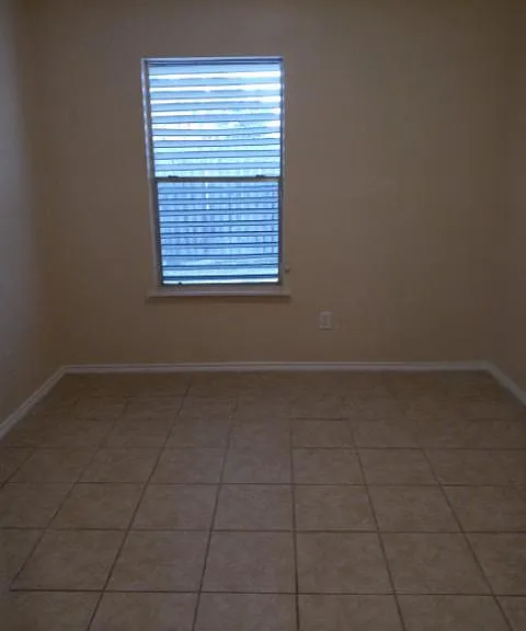 4918 Lauren Dr — Photo 12