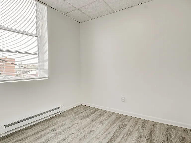 430 N Central Ave — Photo 5