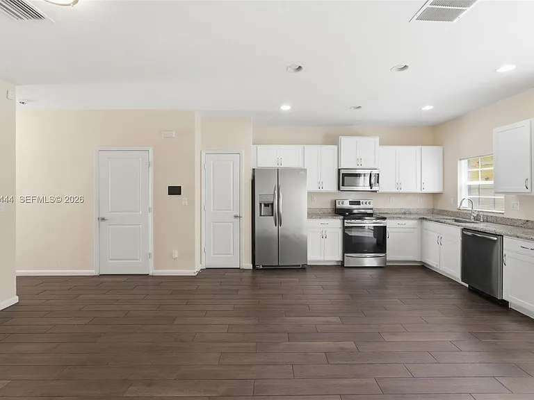 4032 NW 11th St #4032 — Photo 10