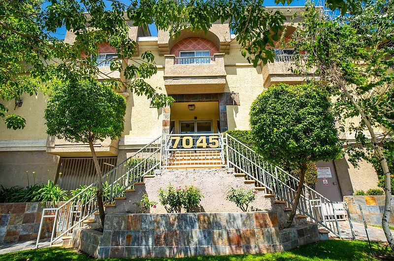 1st image of 7045 Woodley Ave Unit 121