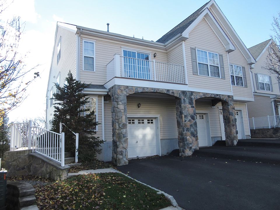 1st image of 22 Mountainside Dr