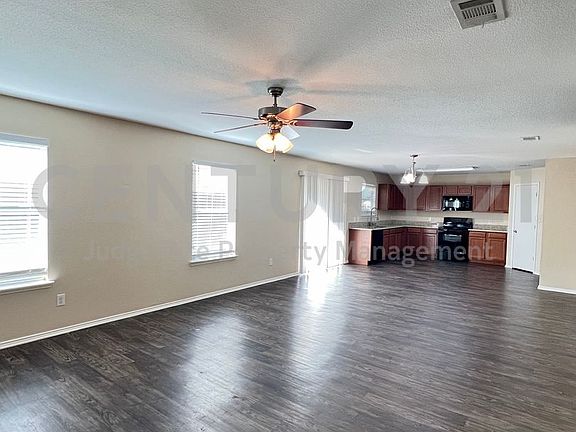 5th image of 912 Bee Creek Ln