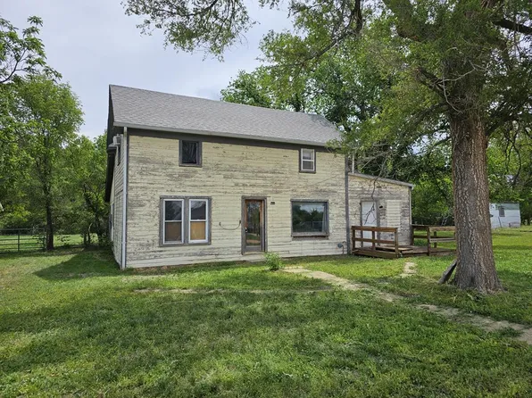 105 N Pne, Mullinville, KS 67109