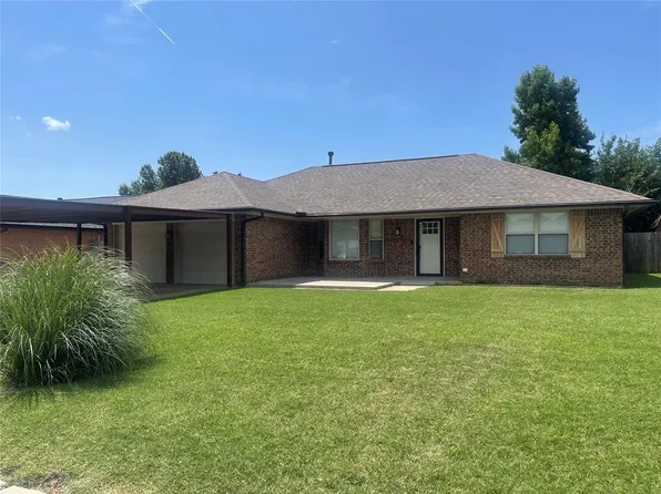 517 SW 24th St, El Reno, OK 73036
