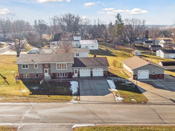 140 Spring St, Holdingford, MN 56340