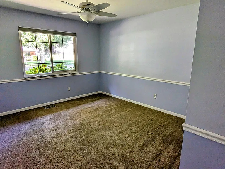 4676 Fairmont Dr — Photo 24