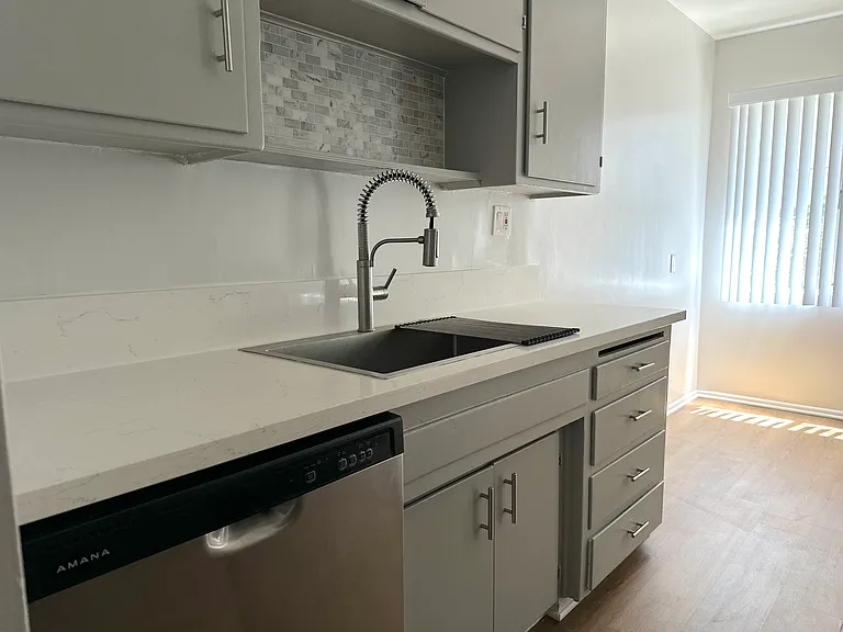 4307 Cedros Ave #4311-1 — Photo 9