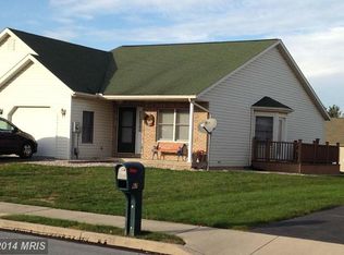 69 Chadwick Dr, Greencastle, PA 17225