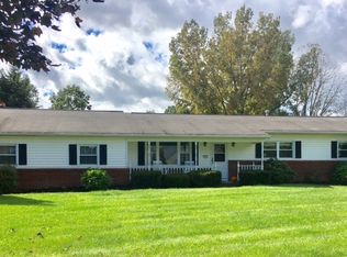 25 Baltusrol Dr, Clifton Park, NY 12065