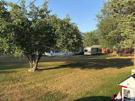 3rd image of 10429 Garfield Ave