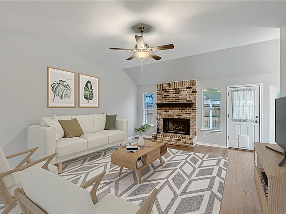 5th image of 111 Susana Dr