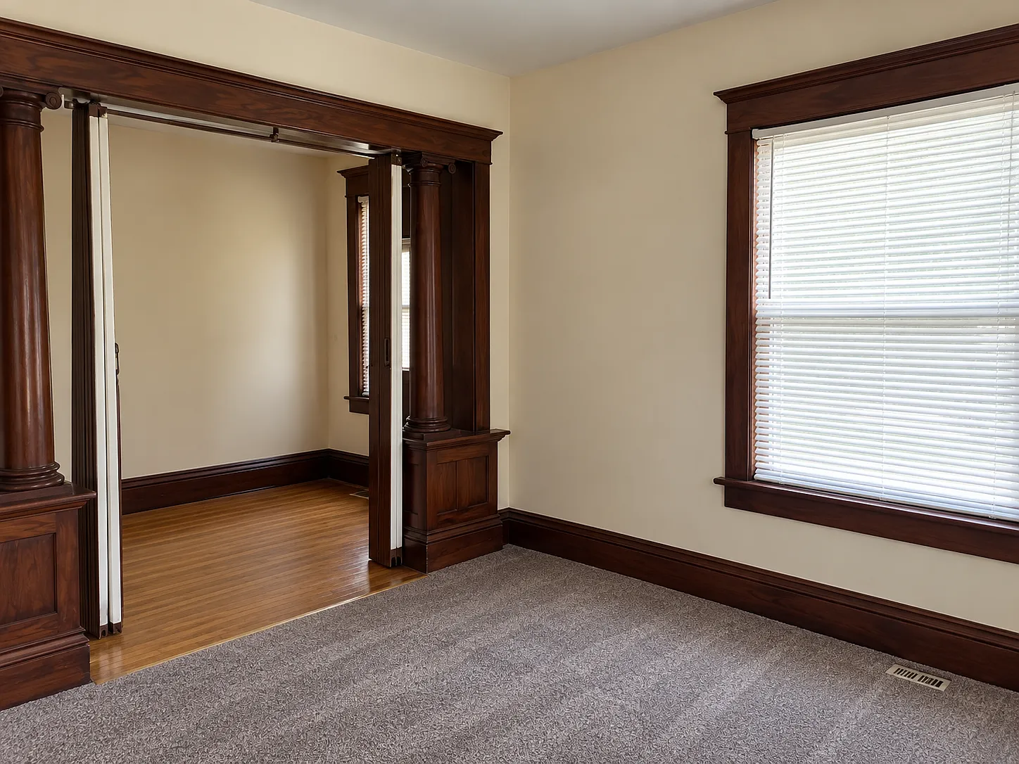 1406 W. 3rd St - 1406 — Photo 3