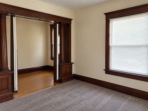 3rd image of 1406 W 3rd St