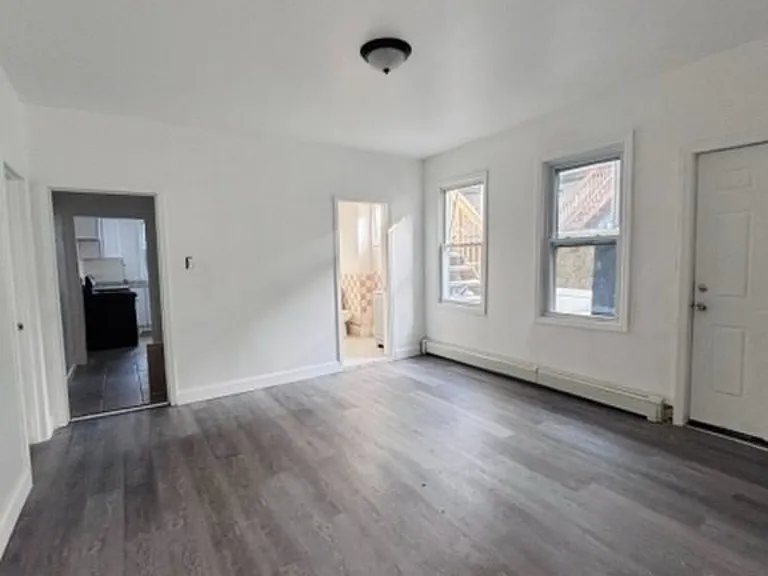 9 Sparrow St #1 — Photo 2