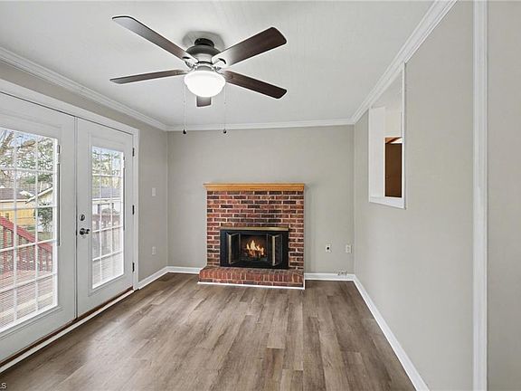 3rd image of 2704 Renee Dr