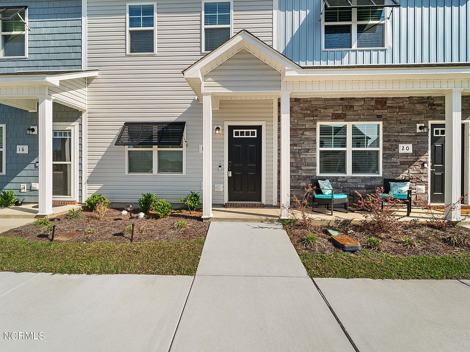 1st image of 18 Catalina Cir