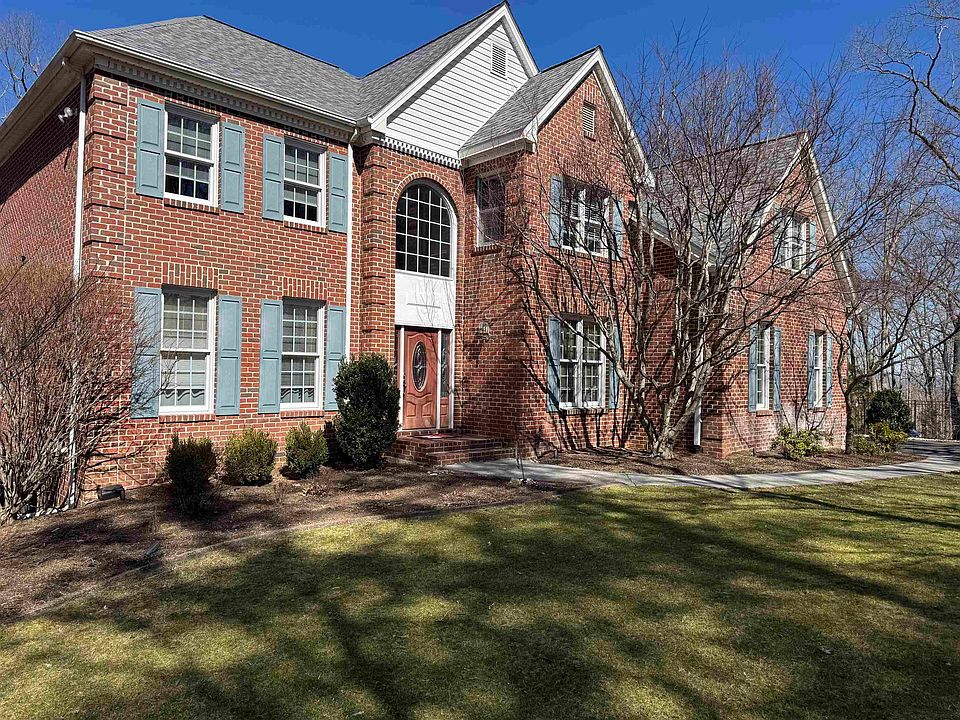 1st image of 560 Hickory Hill Cir