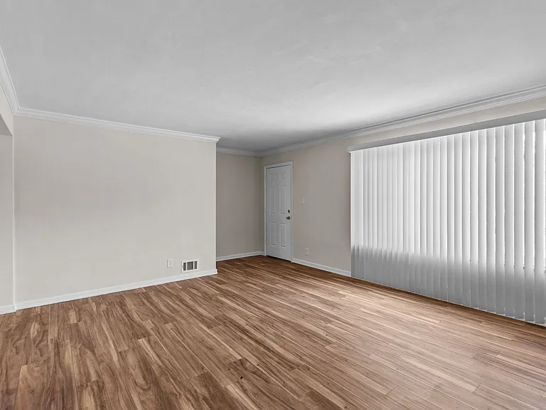 7812 Drexel Dr — Photo 4