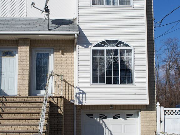 2nd image of 425 Patterson Ave