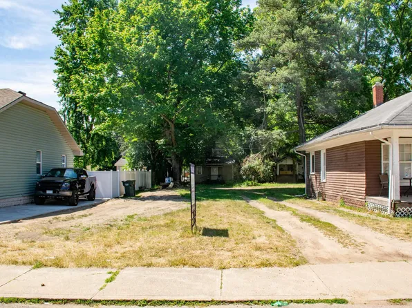 1222 Miner St, South Bend, IN 46617