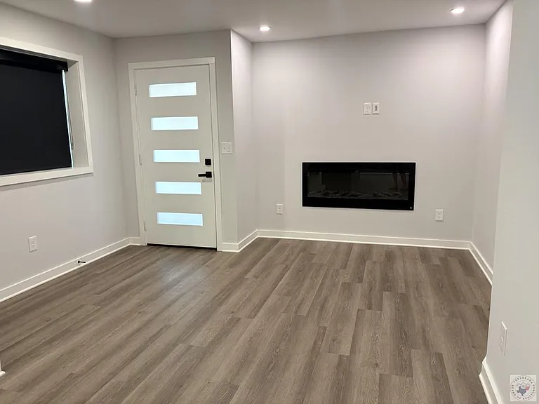 411 Redwater Rd — Photo 2
