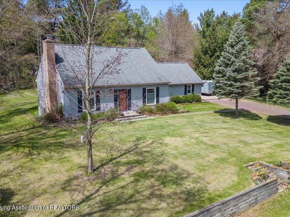 12188 Forest Meadow Dr, Perry, MI 48872