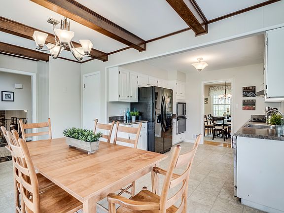 4th image of 8009 Garlot Dr
