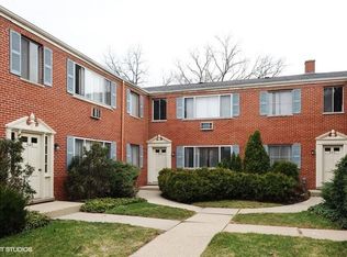 943 Waukegan Rd, Deerfield, IL 60015