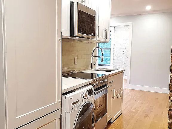 4th image of 1685 1st Ave APT 9