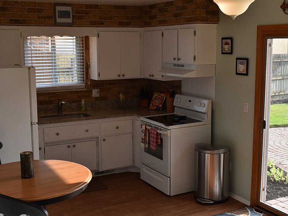 4th image of 2827 Caterham Dr