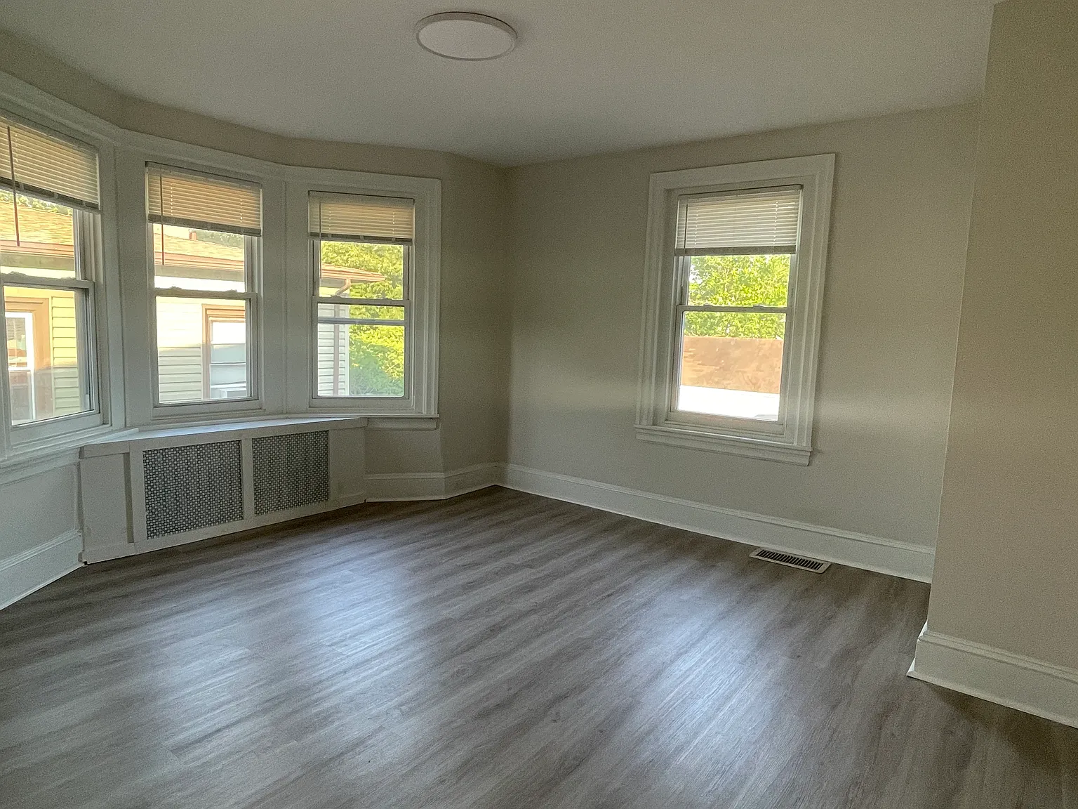 3 bed, $2,150 — Photo 4