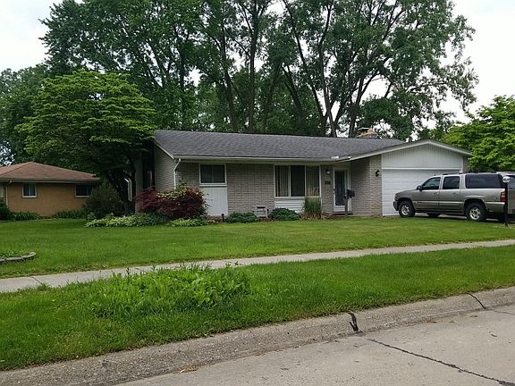 3rd image of 15125 Country Club Dr