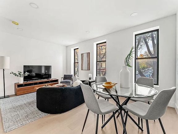 3rd image of 484A 7th Ave #3