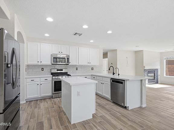 3rd image of 223 W RAVEN Drive