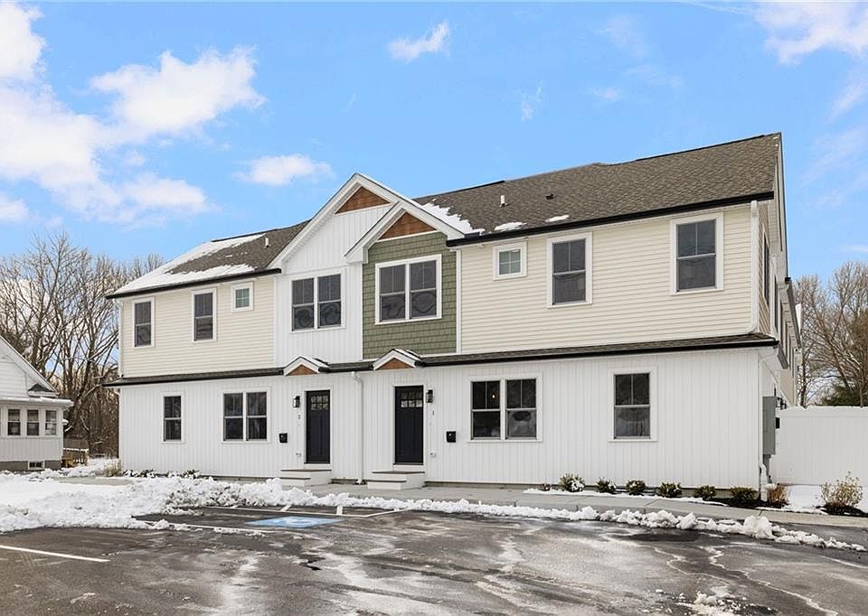 1st image of 2907 Post Rd #8