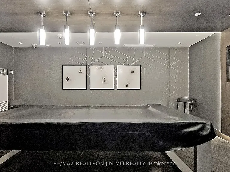 255 Village Green Sq #808 — Photo 39