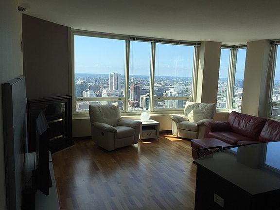 5th image of 33 W Ontario St #42E