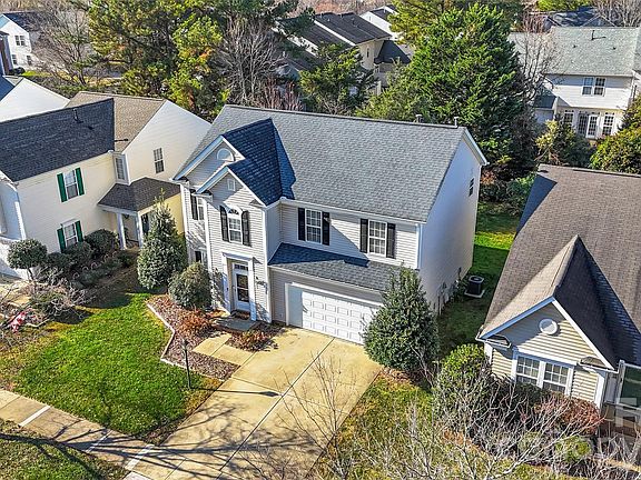 3rd image of 5815 Waverly Lynn Ln