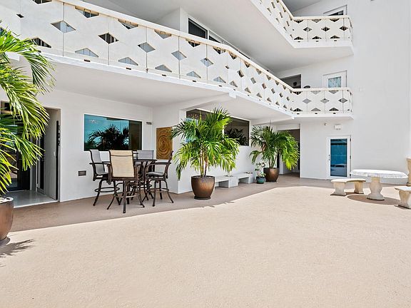 4th image of 333 Sunset Drive #102